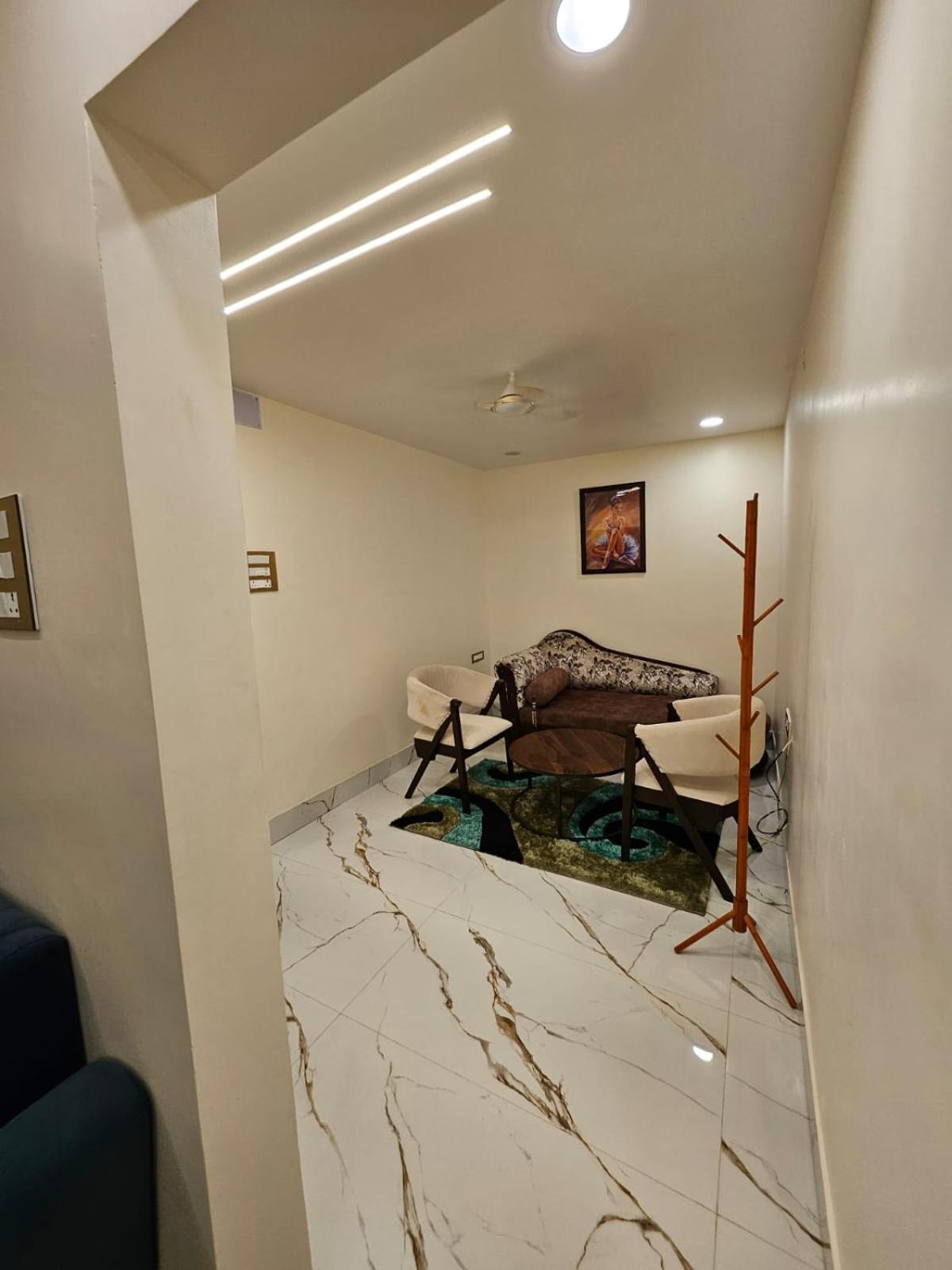 Hotel Maa Laxmi Palace Деогарх Экстерьер фото