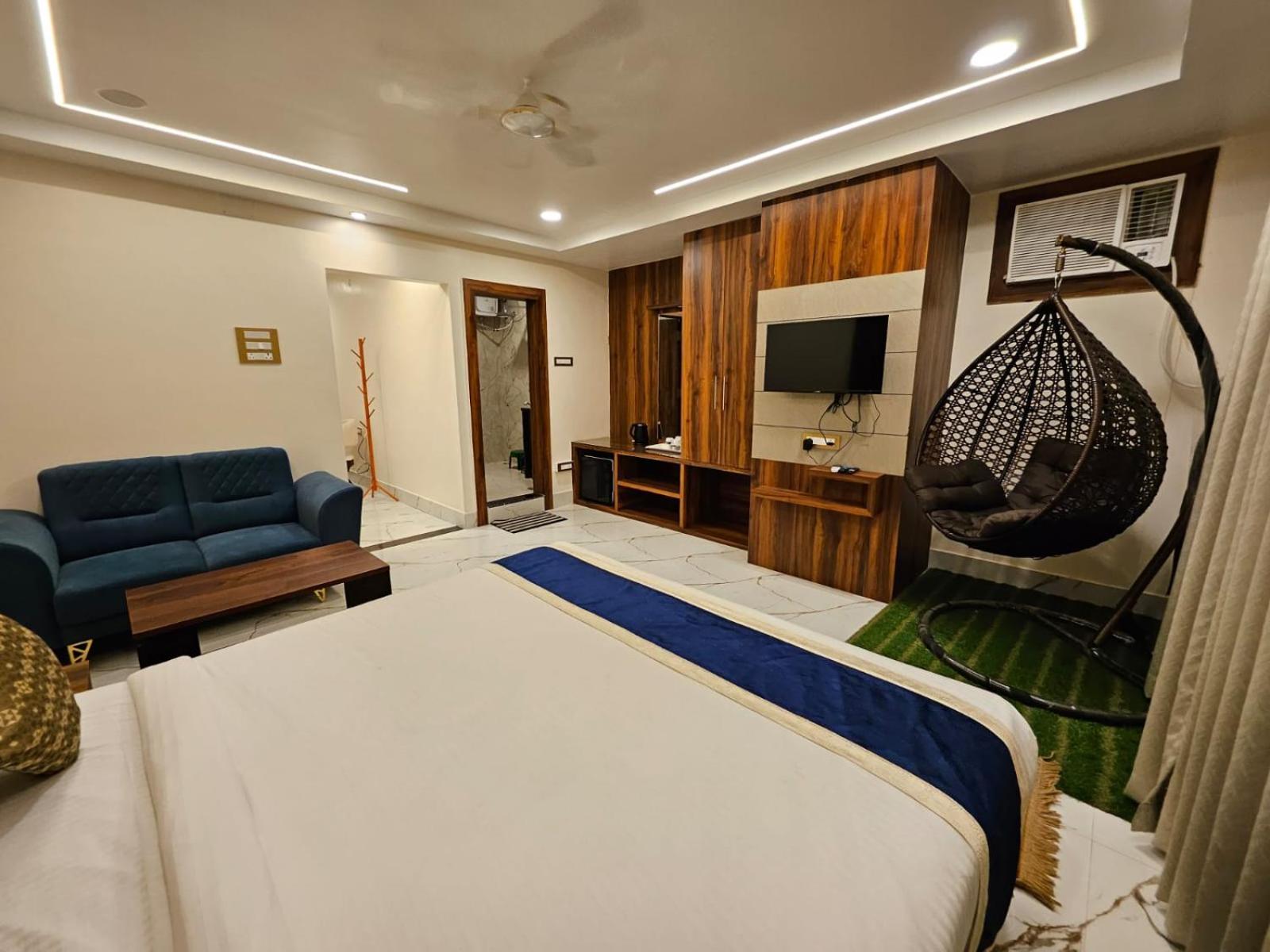 Hotel Maa Laxmi Palace Деогарх Экстерьер фото