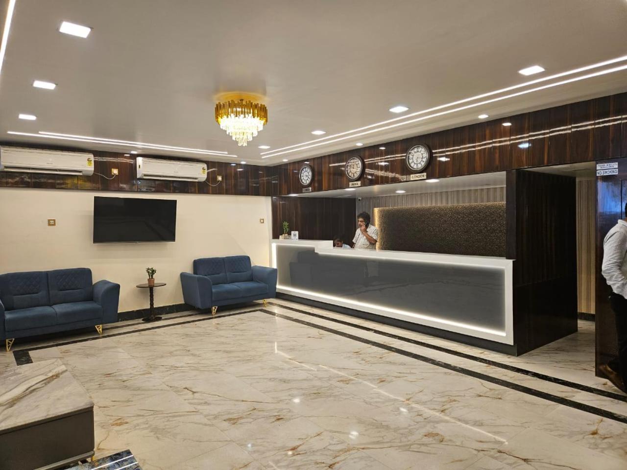 Hotel Maa Laxmi Palace Деогарх Экстерьер фото