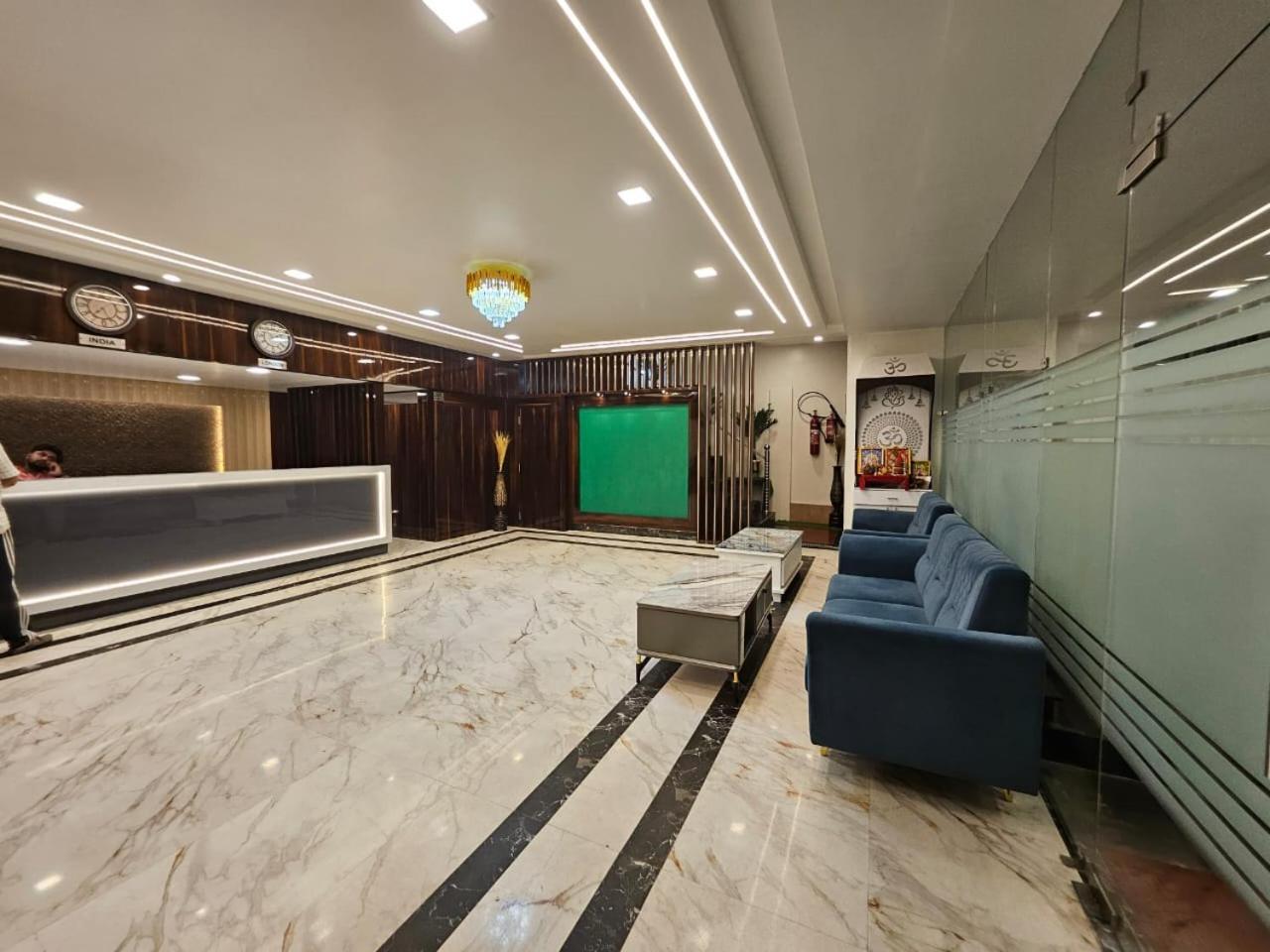 Hotel Maa Laxmi Palace Деогарх Экстерьер фото