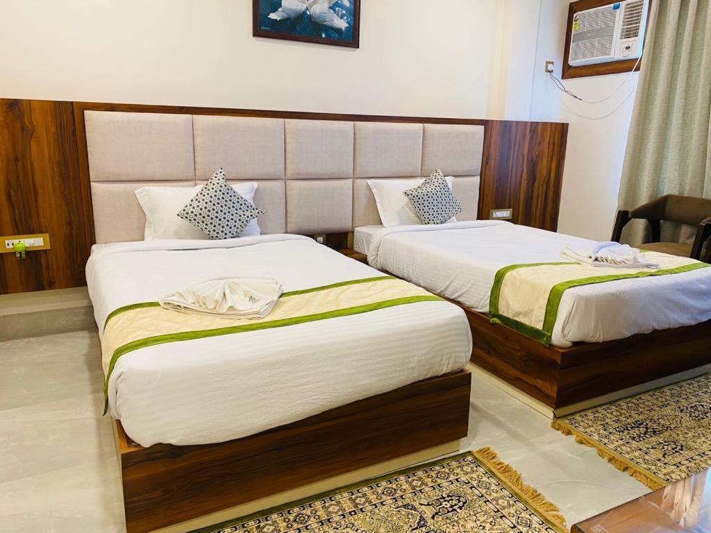 Hotel Maa Laxmi Palace Деогарх Экстерьер фото