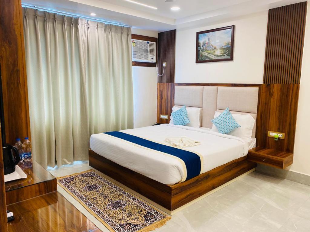 Hotel Maa Laxmi Palace Деогарх Экстерьер фото